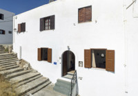 Mary Apartments, Main