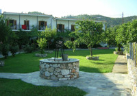 Vontzos Hotel, Gardens