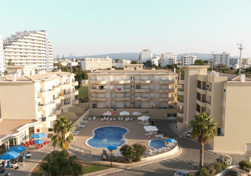 Plaza Real Aparthotelhotelbuilding.jpg