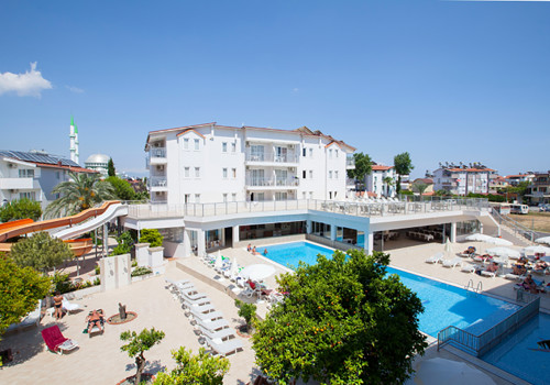 Cats Garden Family Hotel