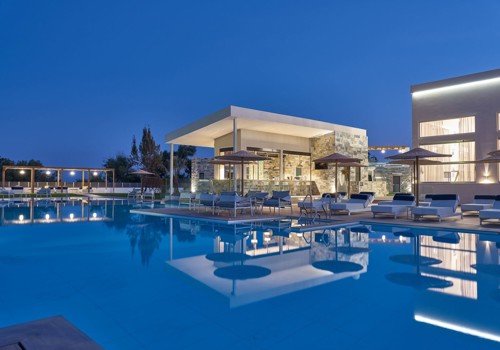 Golden Sun Resort. Outdoor Pool