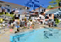 Charoula's Studios. Outdoor pool