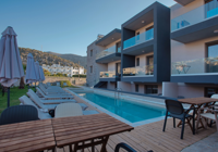Outdoor Pool Del Mar Apartments